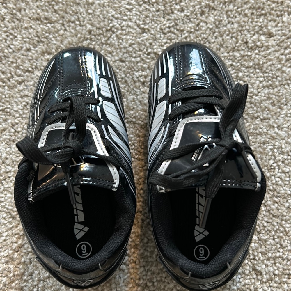 Little Kid Cleats (size 9)